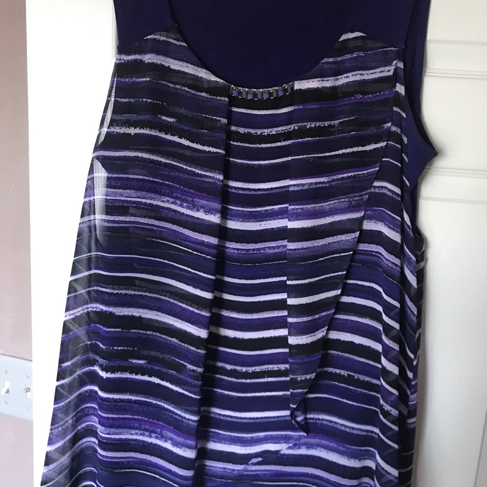 Sleeveless top for women’s